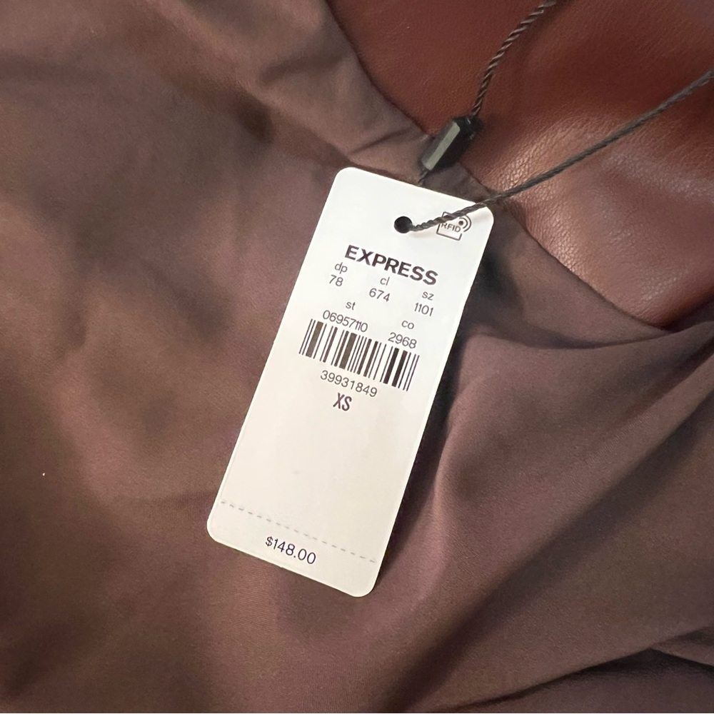 Leather jacket - Picture 3 of 3